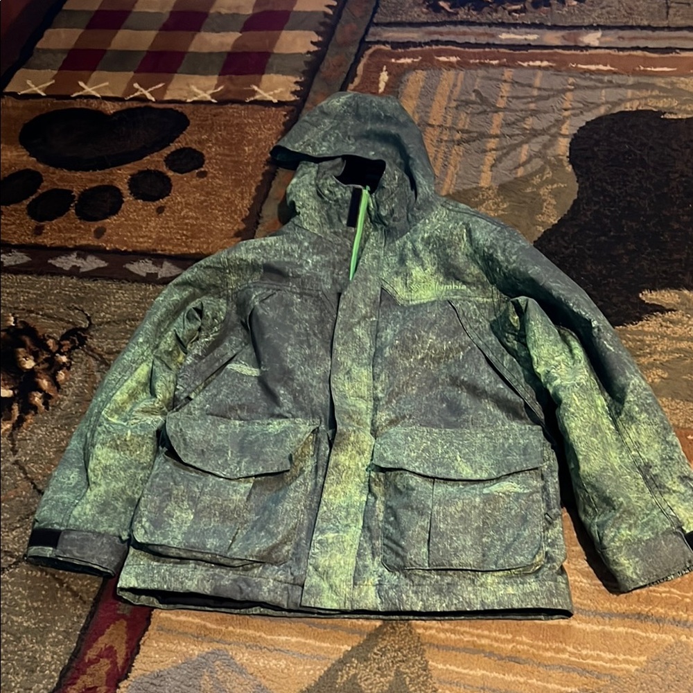 Columbia boys coat size 8. Used in great shape